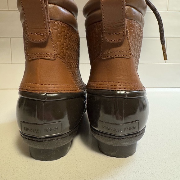 Michael Kors size 8 women’s boots - new - Picture 3 of 4